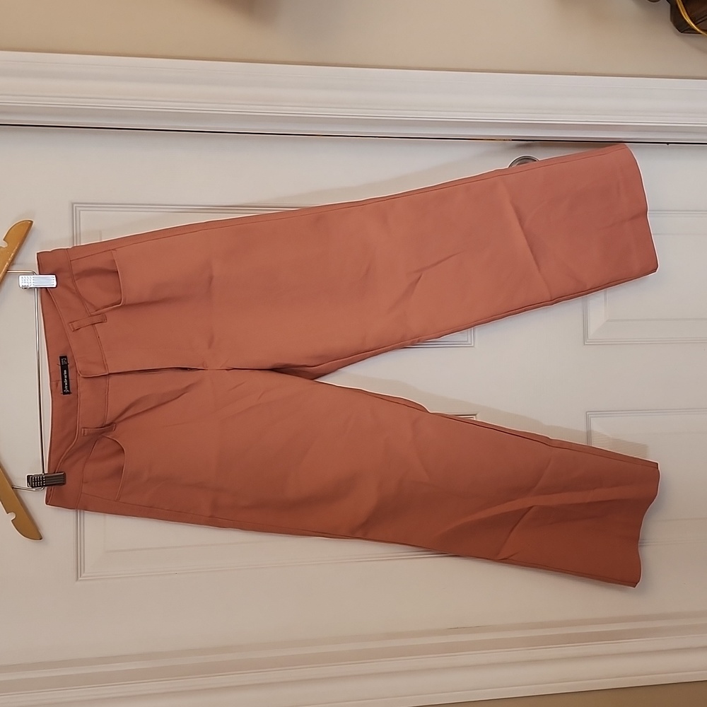 Stradivarius Women's Salmon‎ Color Cropped Pants. Size 9.